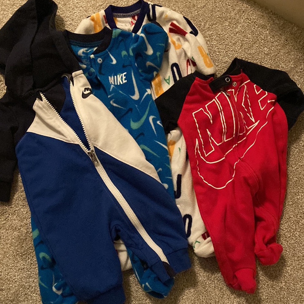 0-3 month baby Nike clothes bundled